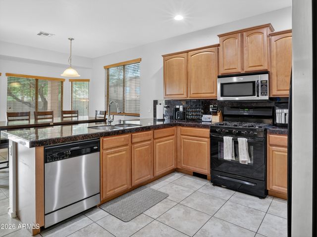 3713 W SAINT ANNE Avenue, Phoenix, AZ 85041