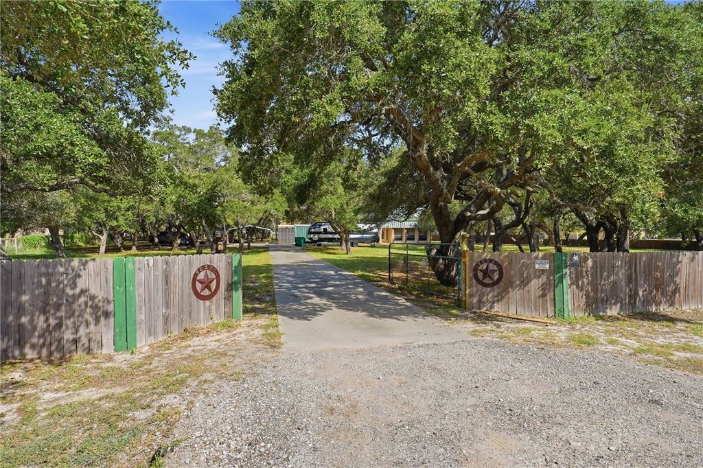 3949 County Road 4705, Aransas Pass, TX 78336 — photo 2