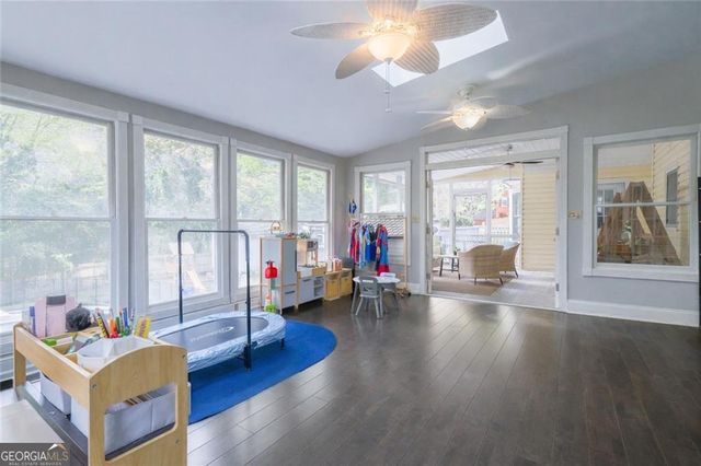 945 E Riverbend Drive SW, Lilburn, GA 30047