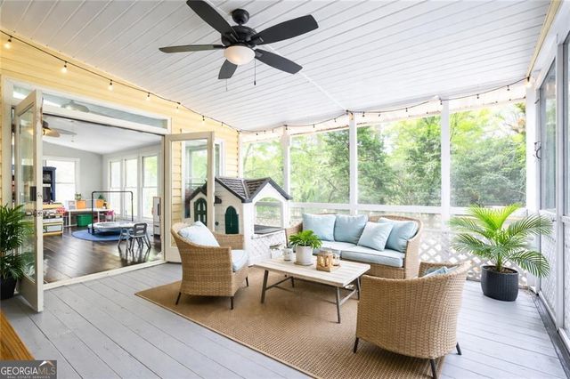 945 E Riverbend Drive SW, Lilburn, GA 30047