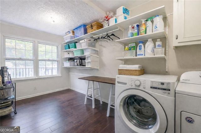 945 E Riverbend Drive SW, Lilburn, GA 30047