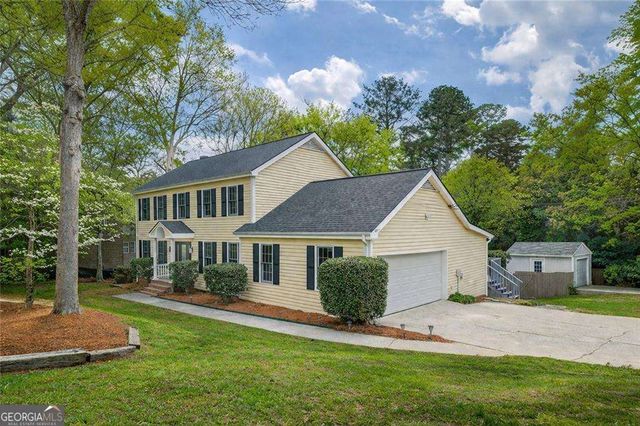 945 E Riverbend Drive SW, Lilburn, GA 30047