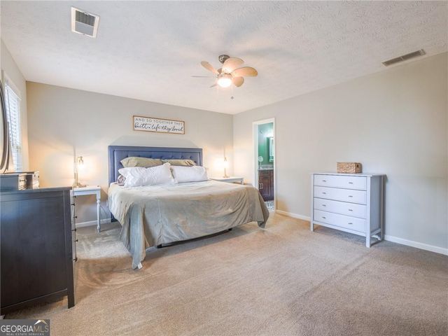 945 E Riverbend Drive SW, Lilburn, GA 30047