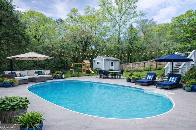 945 E Riverbend Drive SW, Lilburn, GA 30047