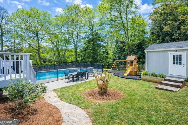 945 E Riverbend Drive SW, Lilburn, GA 30047