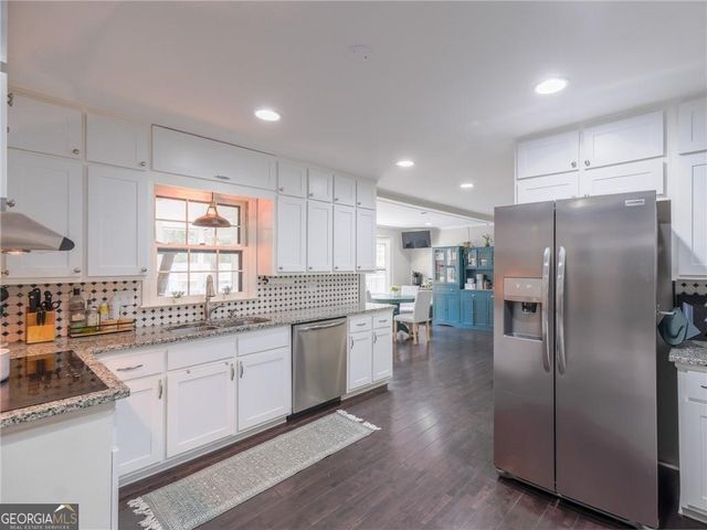 945 E Riverbend Drive SW, Lilburn, GA 30047