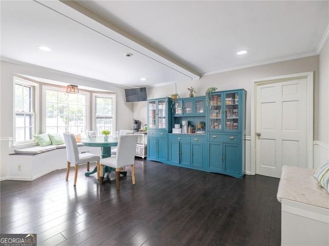 945 E Riverbend Drive SW, Lilburn, GA 30047