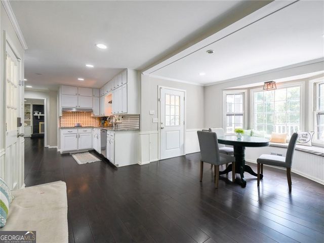 945 E Riverbend Drive SW, Lilburn, GA 30047