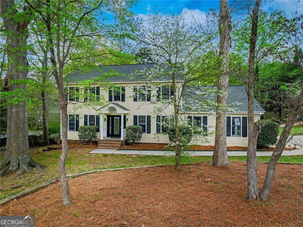 945 E Riverbend Drive SW, Lilburn, GA 30047