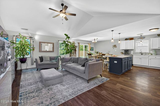 620 Osprey Landing Drive, Holly Ridge, NC 28445