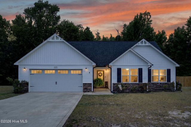 620 Osprey Landing Drive, Holly Ridge, NC 28445