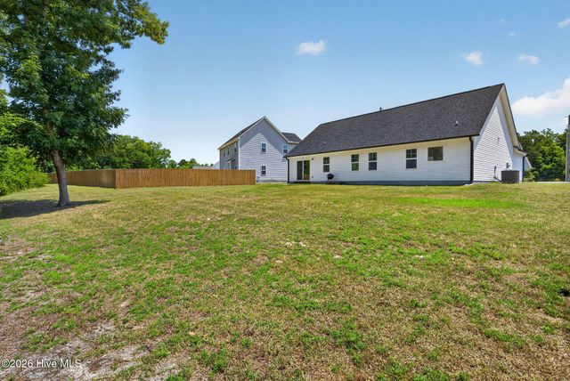 620 Osprey Landing Drive, Holly Ridge, NC 28445