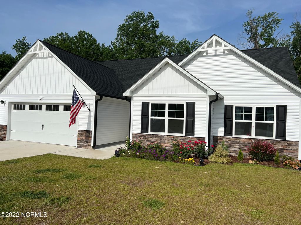 620 Osprey Landing Drive, Holly Ridge, NC 28445