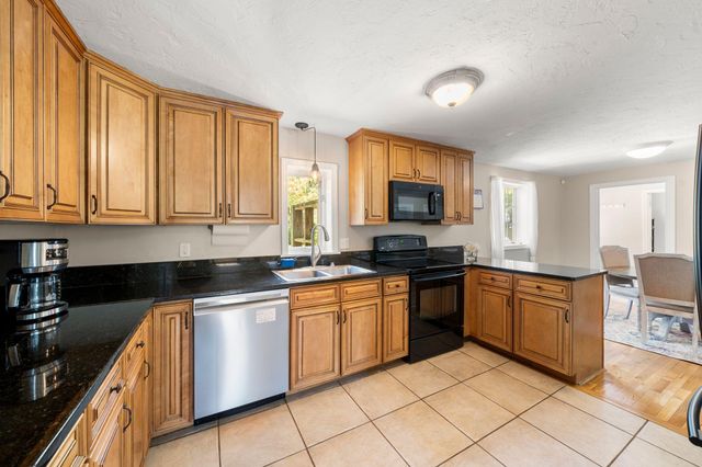 302 Ames Way, Centerville, MA 02632