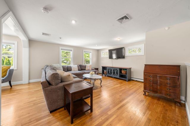 302 Ames Way, Centerville, MA 02632