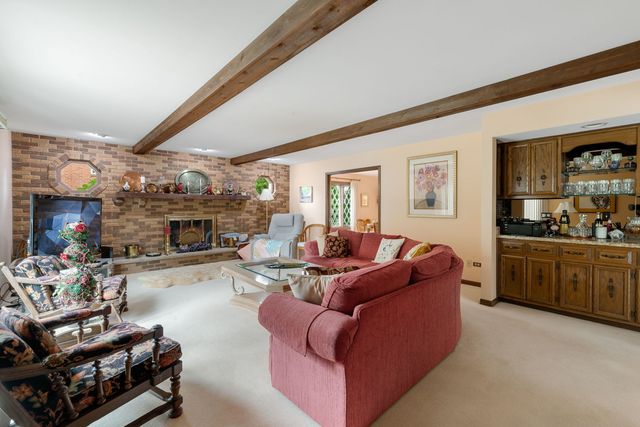 521 Forest Mews Drive, Oak Brook, IL 60523