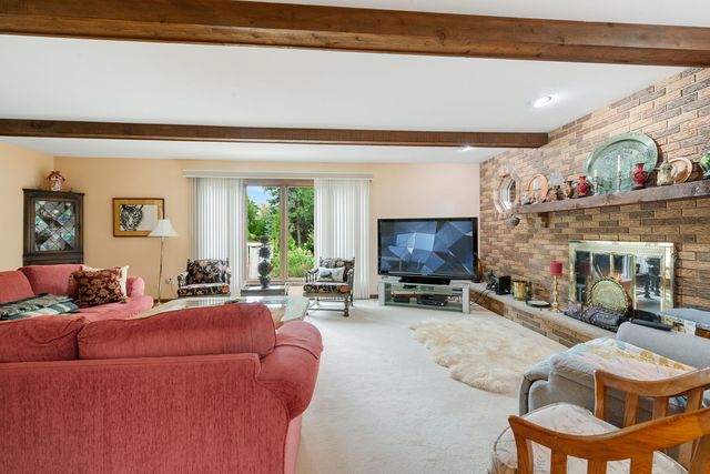521 Forest Mews Drive, Oak Brook, IL 60523
