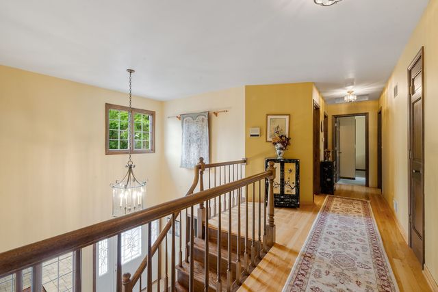 521 Forest Mews Drive, Oak Brook, IL 60523