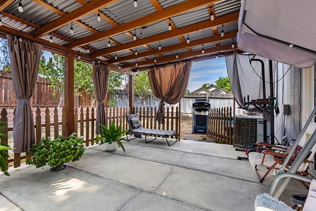 8363 Lonely Hill Way, Antelope, CA 95843