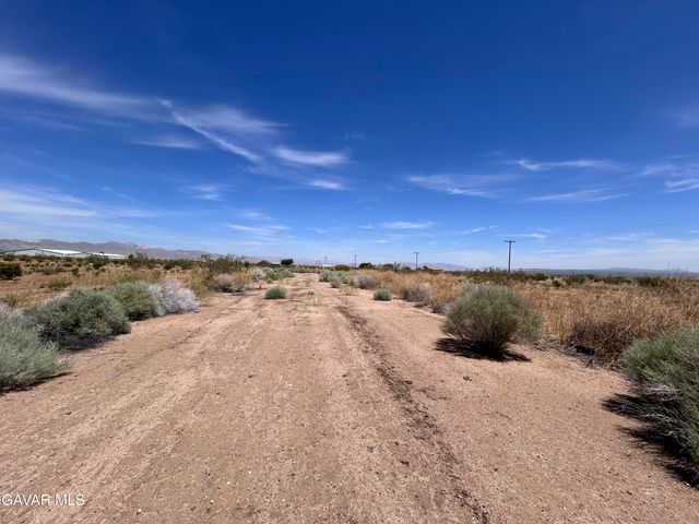 Bong Court, California City, CA 93505