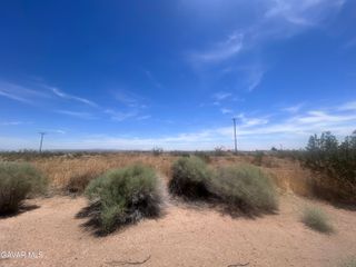 Bong Court, California City, CA 93505