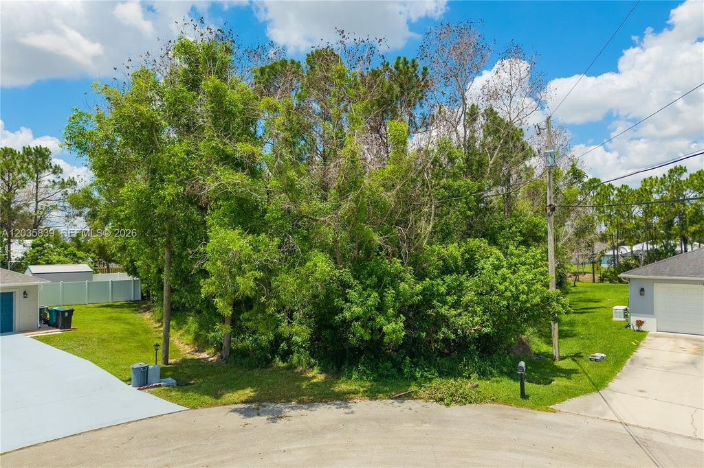 5501 Chapel Ct, Port St. Lucie, FL 34986