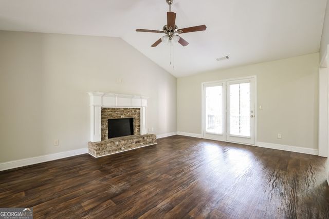 1928 Paynes Point, Winder, GA 30680