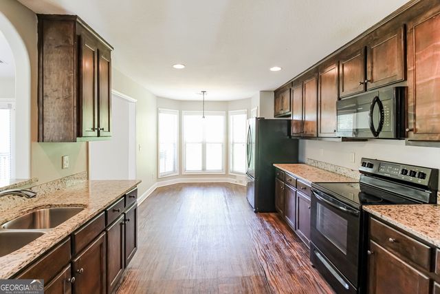 1928 Paynes Point, Winder, GA 30680