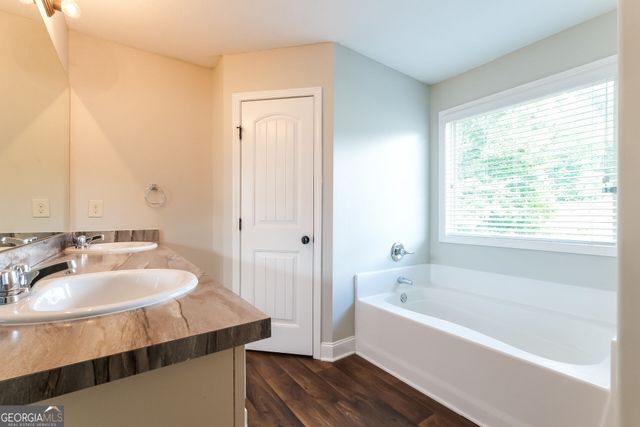 1928 Paynes Point, Winder, GA 30680