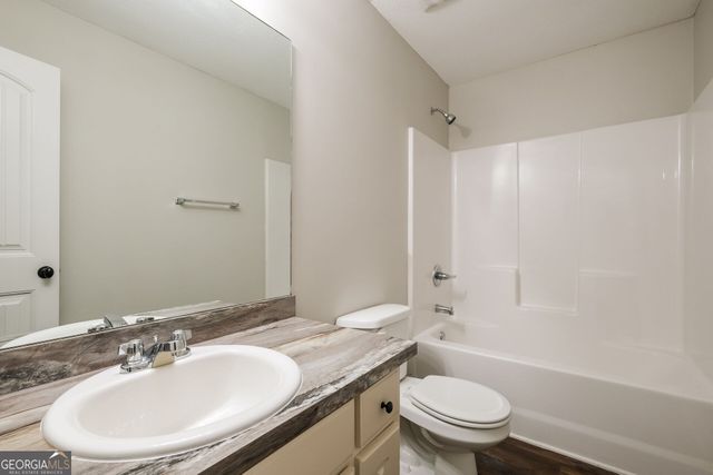 1928 Paynes Point, Winder, GA 30680