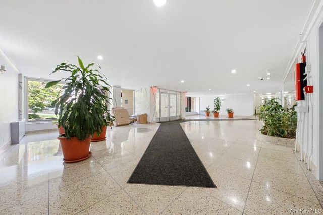 3 Sadore Lane 7P, Yonkers, NY 10710