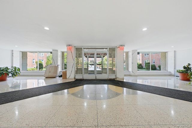 3 Sadore Lane 7P, Yonkers, NY 10710