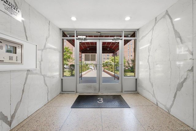 3 Sadore Lane 7P, Yonkers, NY 10710