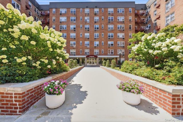 3 Sadore Lane 7P, Yonkers, NY 10710