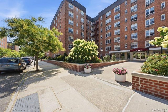 3 Sadore Lane 7P, Yonkers, NY 10710