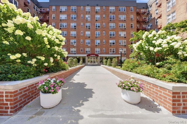 3 Sadore Lane 7P, Yonkers, NY 10710