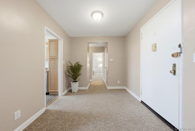 3 Sadore Lane 7P, Yonkers, NY 10710