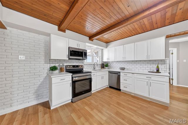 10022 Killoren Drive, St Louis, MO 63123