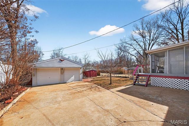 10022 Killoren Drive, St Louis, MO 63123