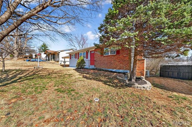 10022 Killoren Drive, St Louis, MO 63123