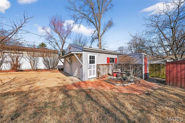 10022 Killoren Drive, St Louis, MO 63123