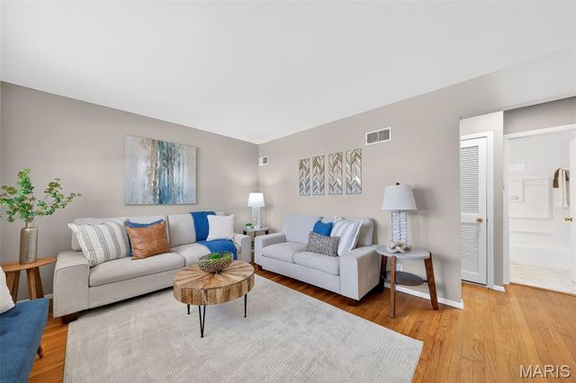 10022 Killoren Drive, St Louis, MO 63123