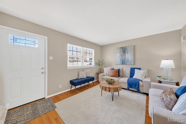 10022 Killoren Drive, St Louis, MO 63123