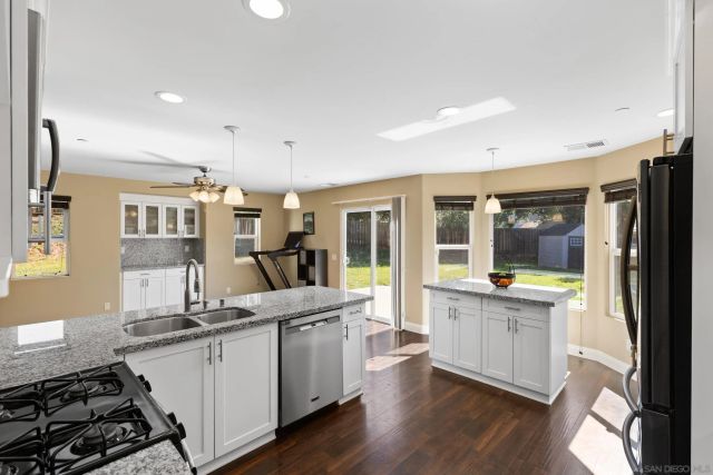 460 Rosalie Way, El Cajon, CA 92019