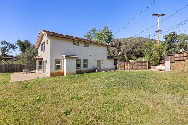 460 Rosalie Way, El Cajon, CA 92019