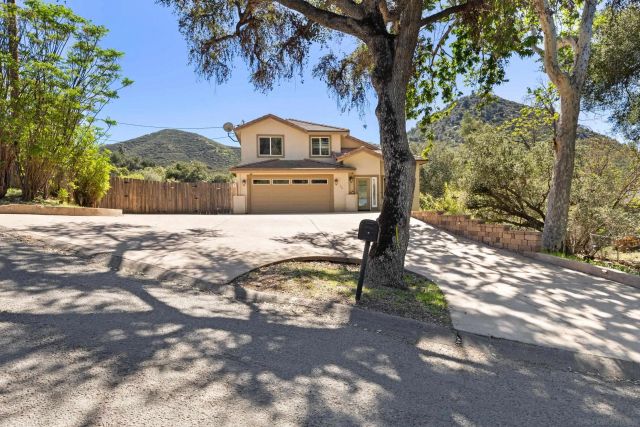 460 Rosalie Way, El Cajon, CA 92019