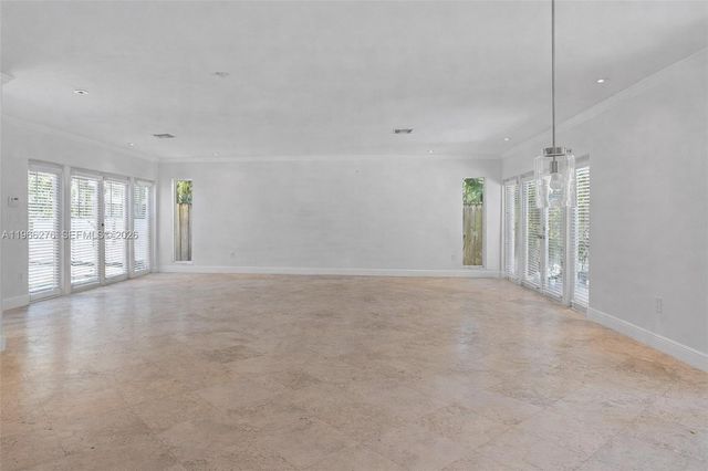 5830 Pine Tree Dr, Miami Beach, FL 33140