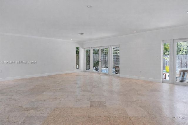 5830 Pine Tree Dr, Miami Beach, FL 33140