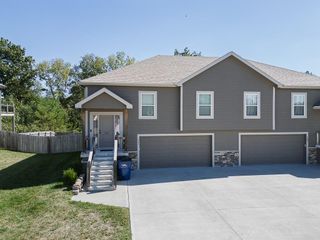111 Mcgee Street, Tonganoxie, KS 66086