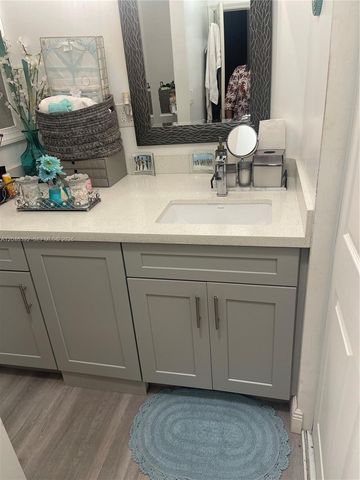 7805 Simms St, Hollywood, FL 33024
